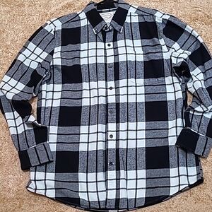 St John's Bay Plaid Long Sleeve Button-down Shirt